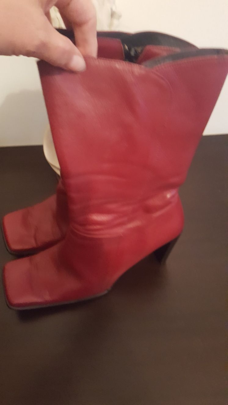 Botas bordeu de pele