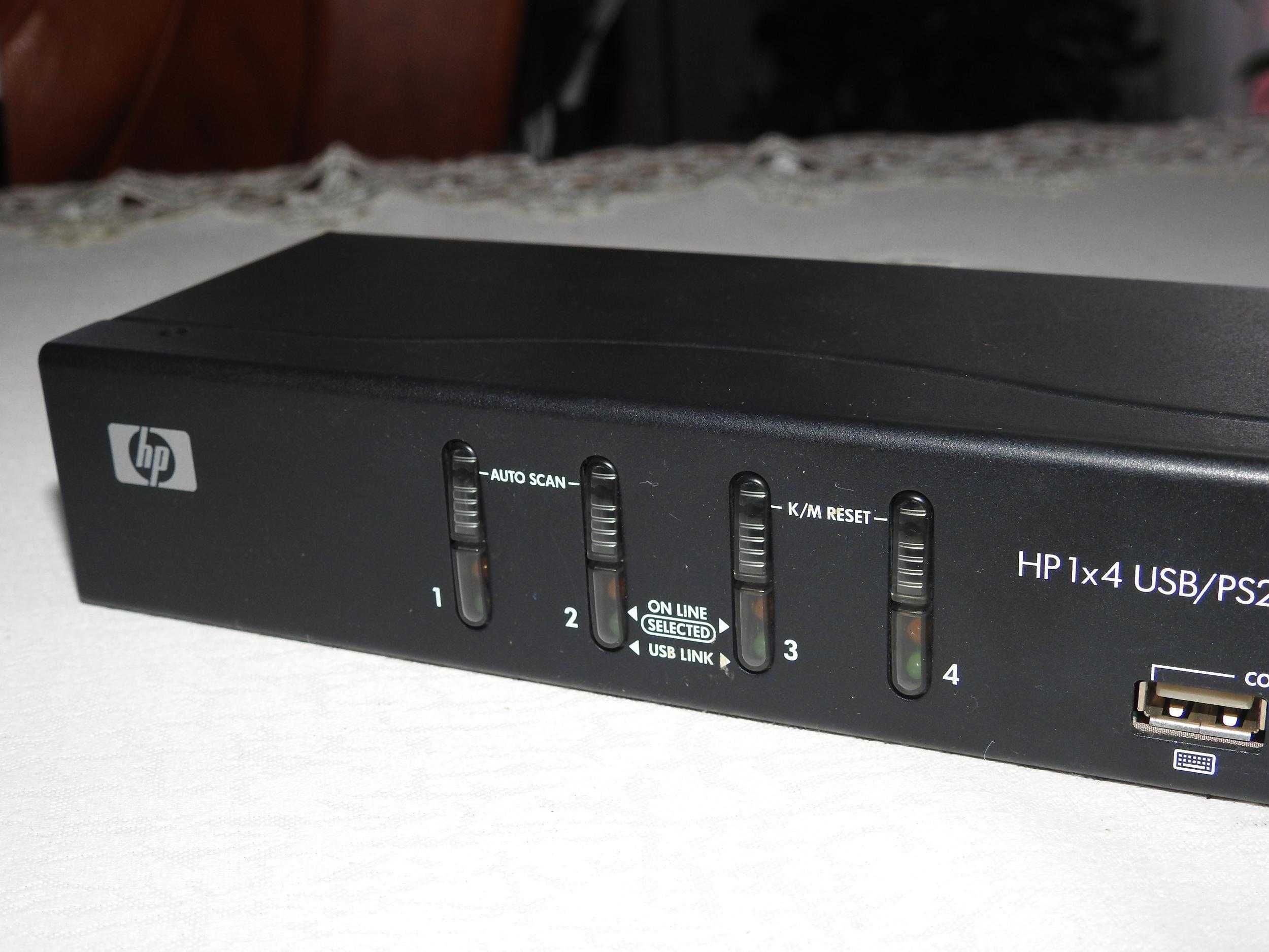 Przełącznik KVM HP 1x4 USB/PS2 KVM Switch 372032-A21