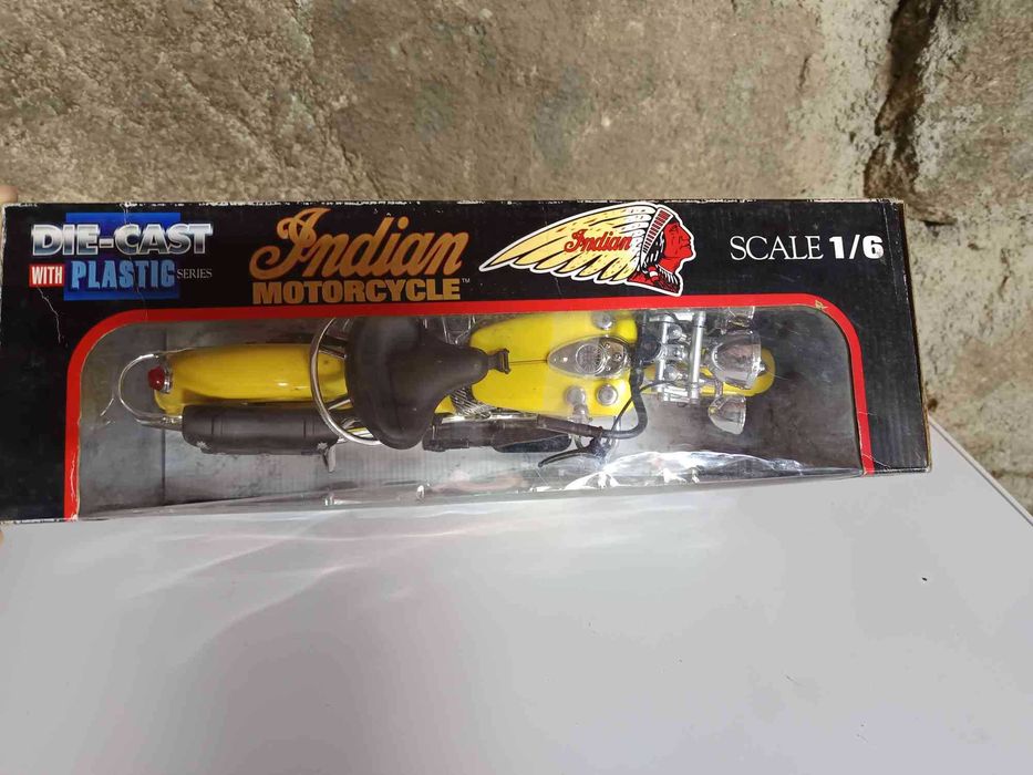 Miniatura INDIAN motorcycle escala 1/6