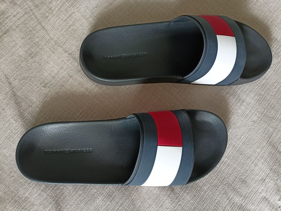 Klapki Tommy Hilfiger, rozm.45-46, długość 30.5 cm.
