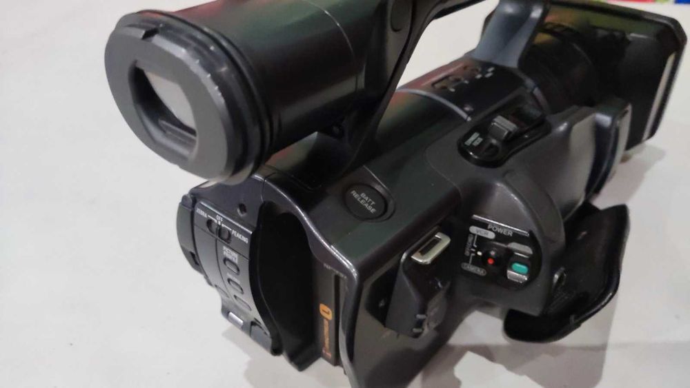 Цифрова відеокамера Sony HDR-FX1E