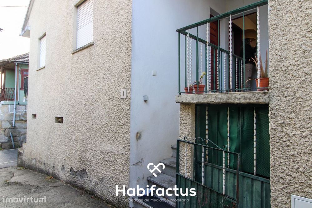 Moradia T3 para Remodelar à venda em Silgueiros - Viseu