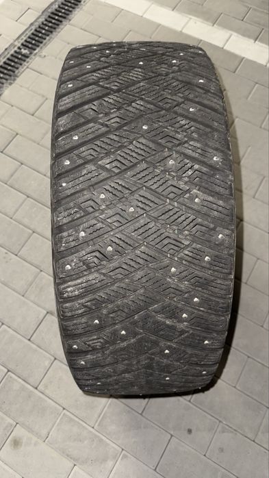 Продам резину Goodyear UltraGrip Ice SUV 255/50 R19 107T