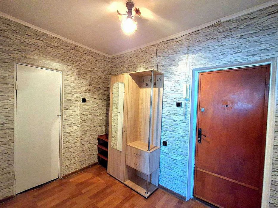 Вилика однокімнатна квартира быля парку, підходить під Е-Відновлення