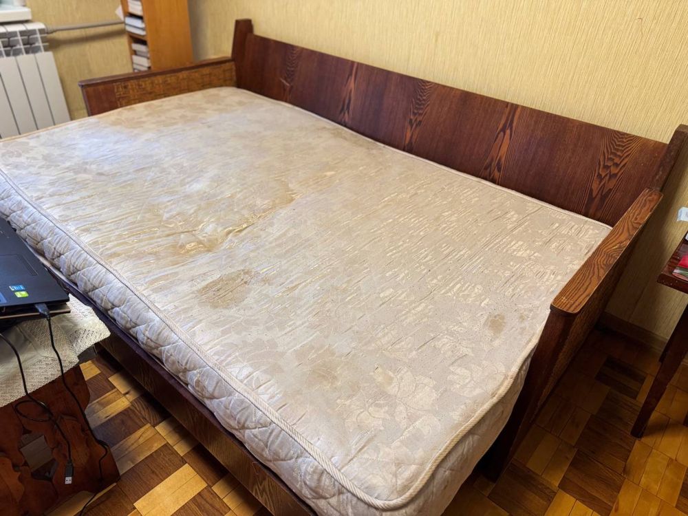 Диван розкладний та матрас