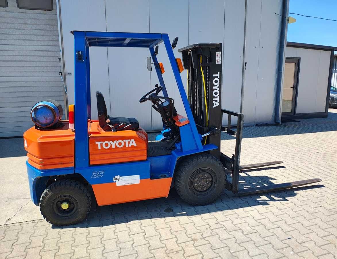 Wózek widłowy TOYOTA 2,5 t - 5FGF25 Triplex Gas automat przesuw