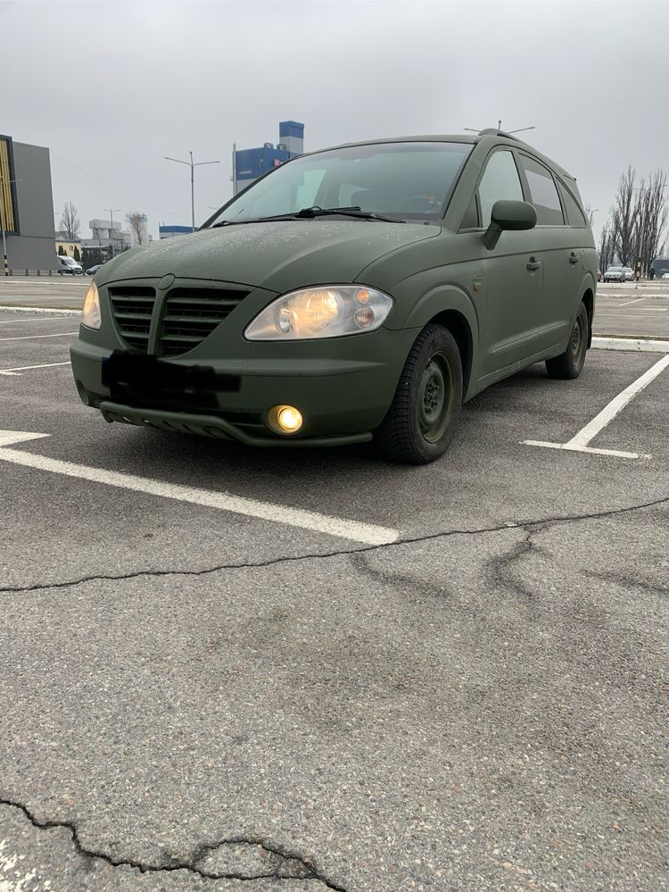 SsangYong Rodius минивен 7 мест 2006 год 2.7 дизель вебасто полноприво