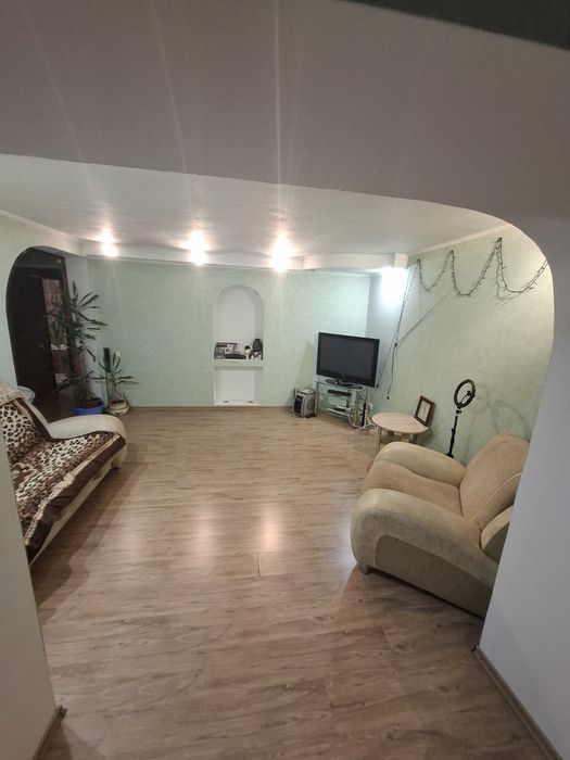 Продам 3 к. квартиру,  Центр