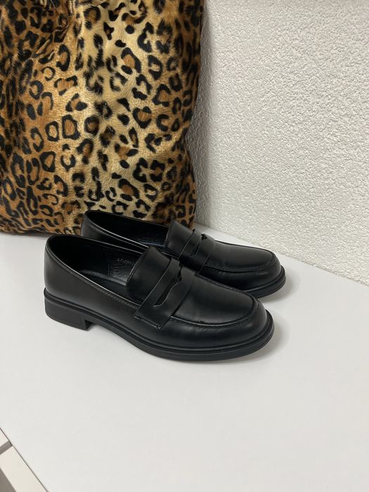 Новенькі лофери шкіра на розмір 39 (широка ніжка)