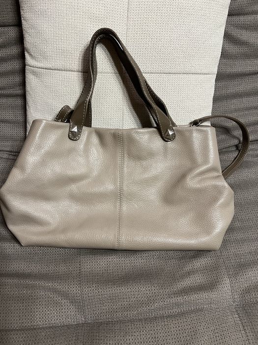 Женская кожаная мягкая сумка бежево-коричневого цвета