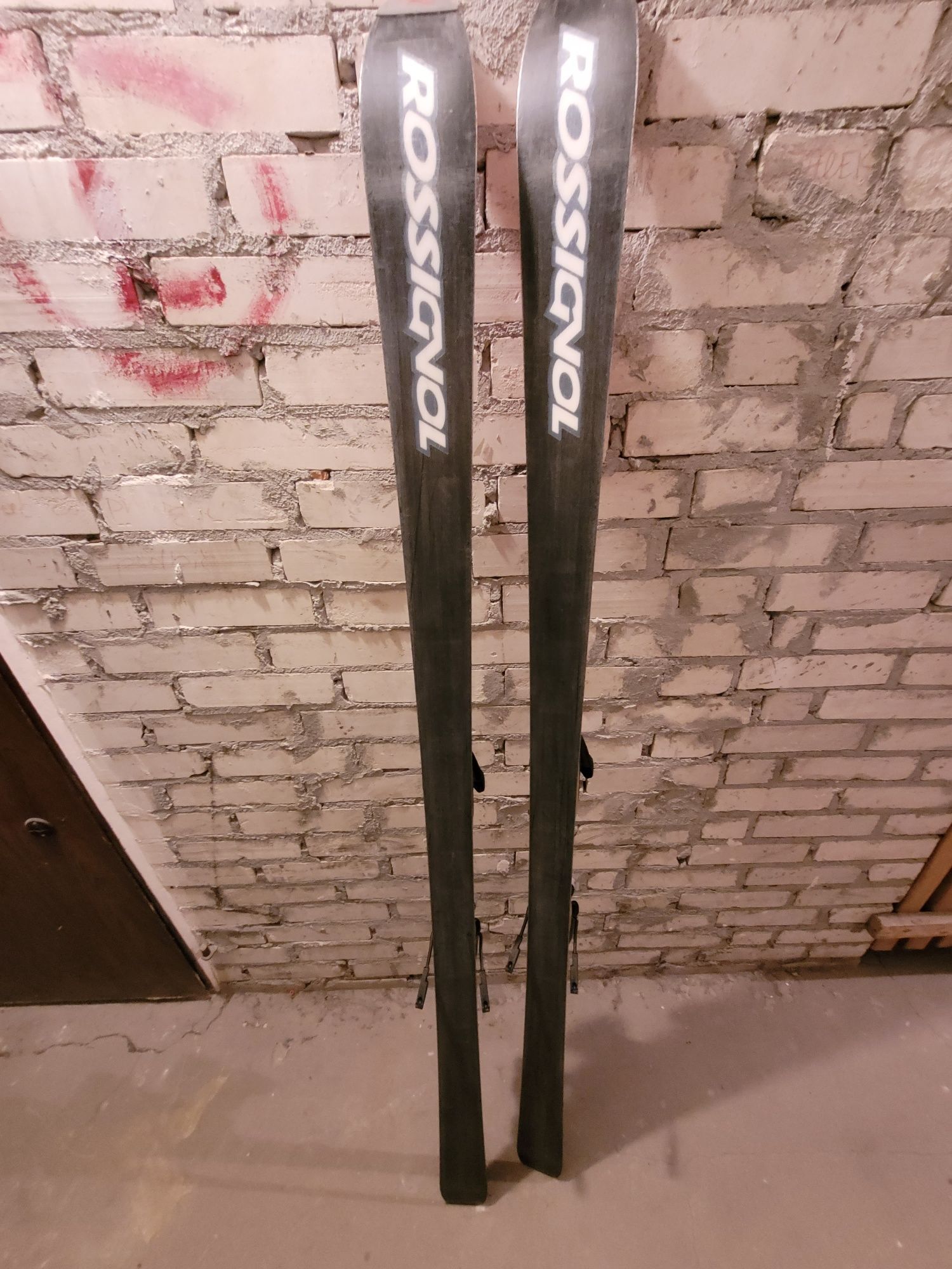 Sprzedam narty Rossignol 177cm