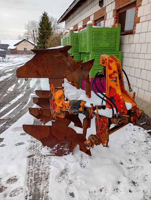 Pług 4 skibowy obrotowy