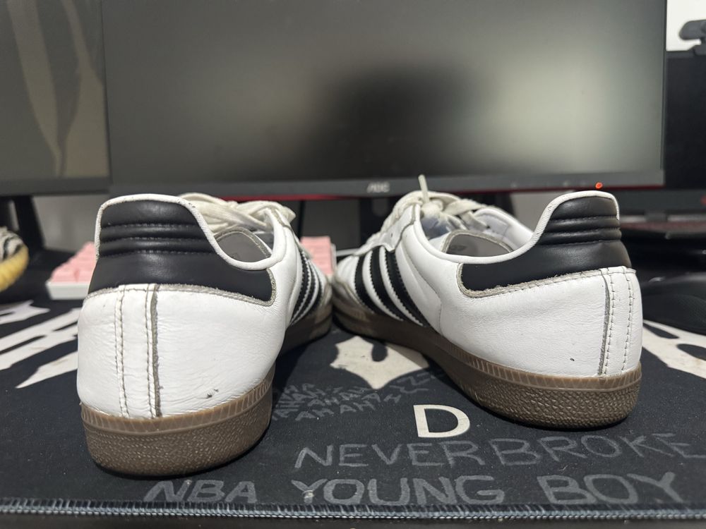 Adidas Samba (pretas e brancas)
