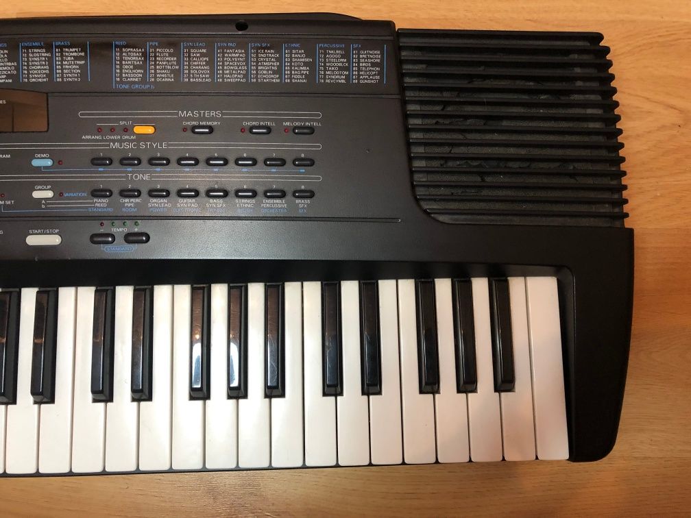 Roland E16 Inteligent Synthesizer