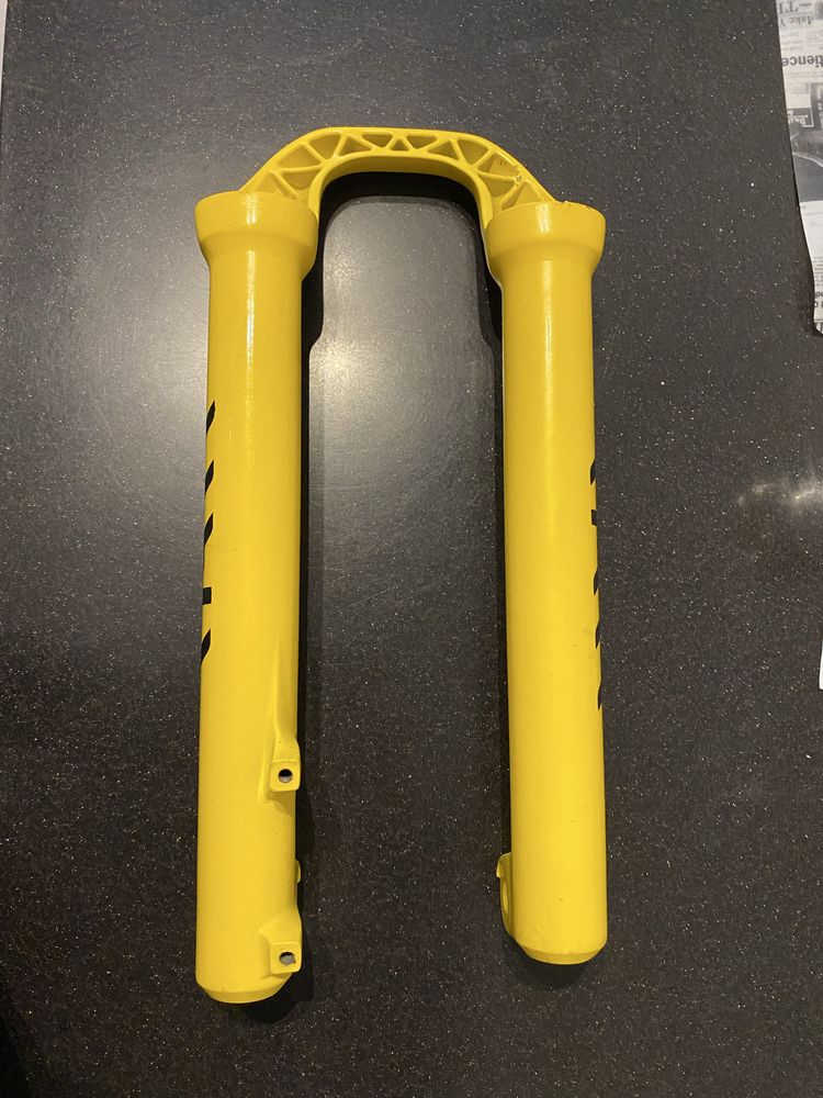 Dolne golenie rock shox yari lagi lyrik 27,5