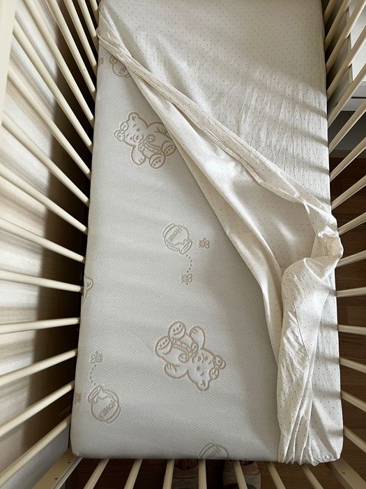 Дитяче деревʼяне ліжечко з матрасом + постіль НОВЕ