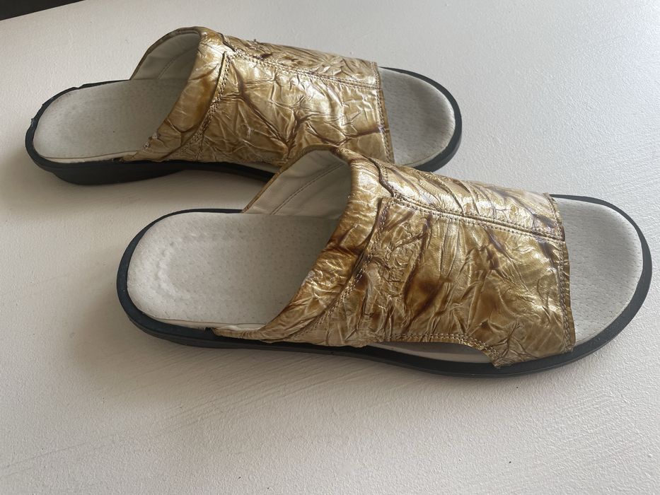 Санлалі та шльопанці 42р.