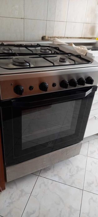 Fogão Indesit em bom estado
