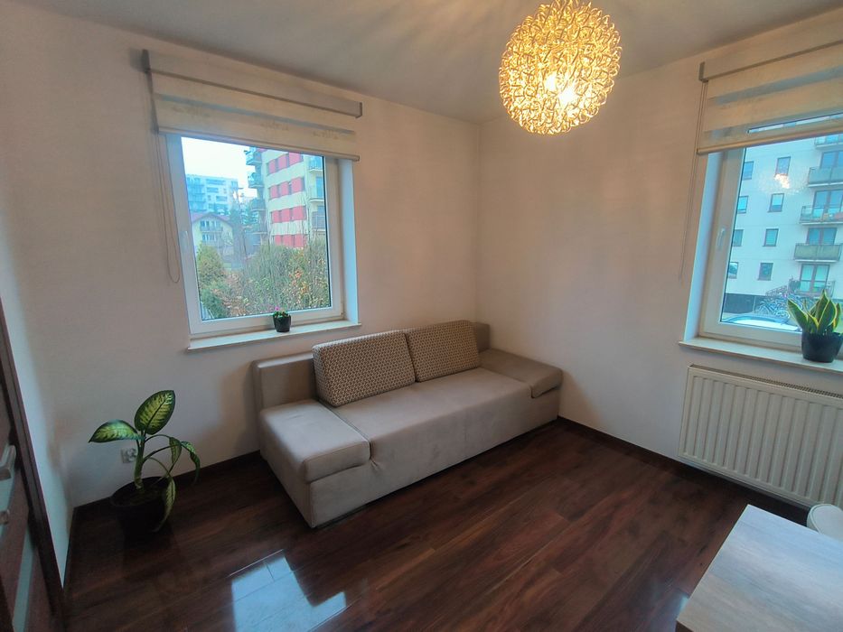 Umeblowane dwupokojowe mieszkanie z aneksem kuchennym, komórka, garaż