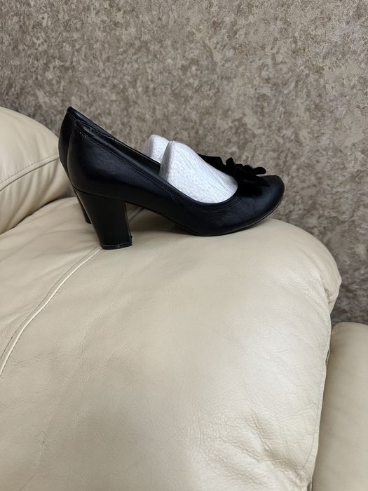 Жіночі шкіряні туфлі