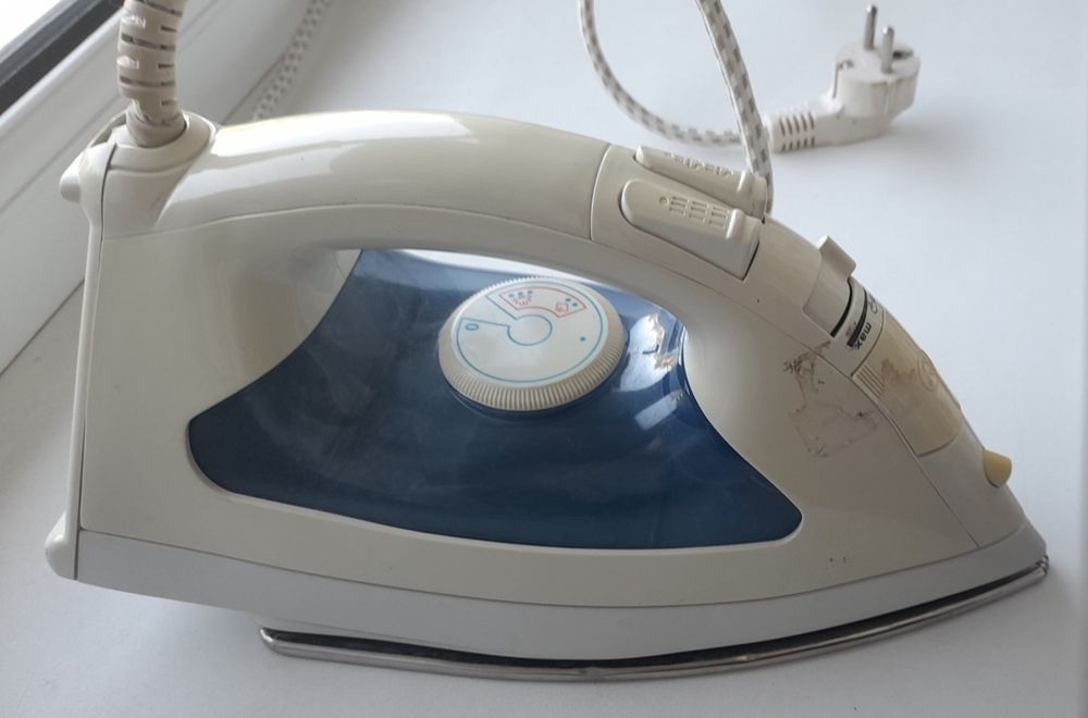 Праска (утюг) Schtaiger SHG 1201 с парогенератором