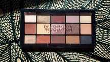 Makeup revolution paleta cieni do powiek Reloaded " Velvet rose".