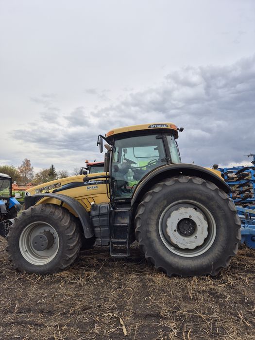 Продам трактор Challenger mt685d