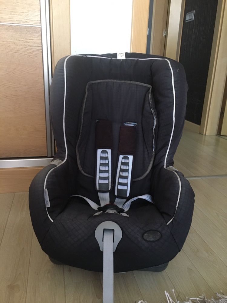 Cadeira Romer Com sistema Isofix