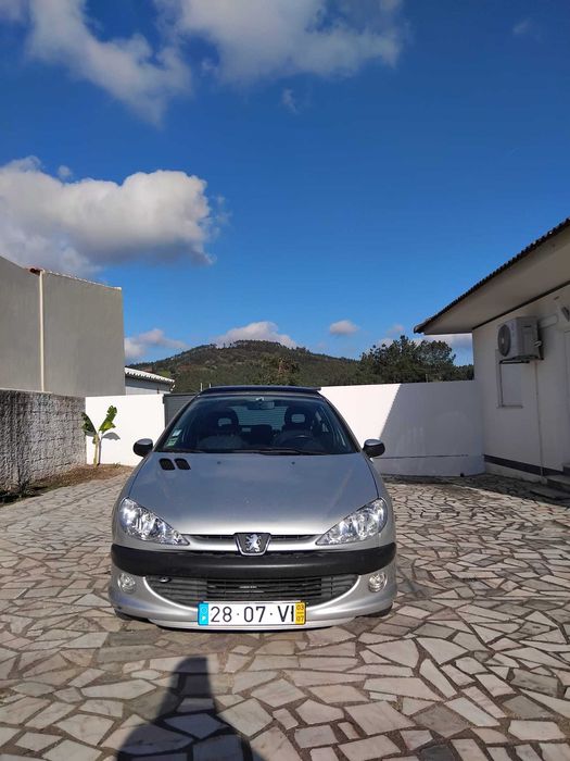 Peugeot 206 1.4 XT (ano 2003) cinzento, gasolina