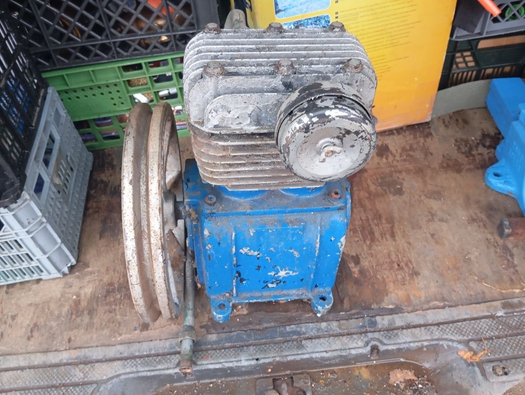 Cabeço de compressor 100 ou 200l  de 2 pistões