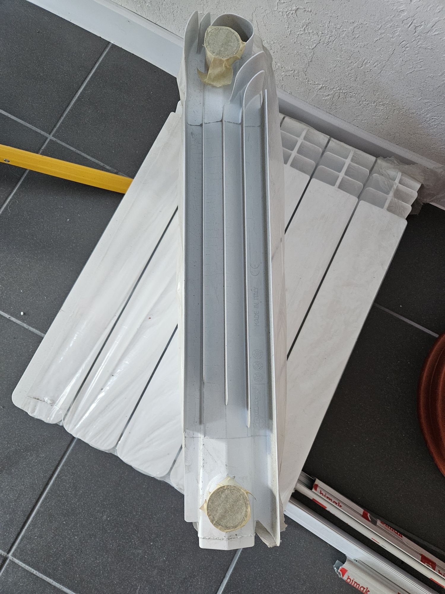 Grzejnik Diamond Wulkan żeberkowy aluminiowy