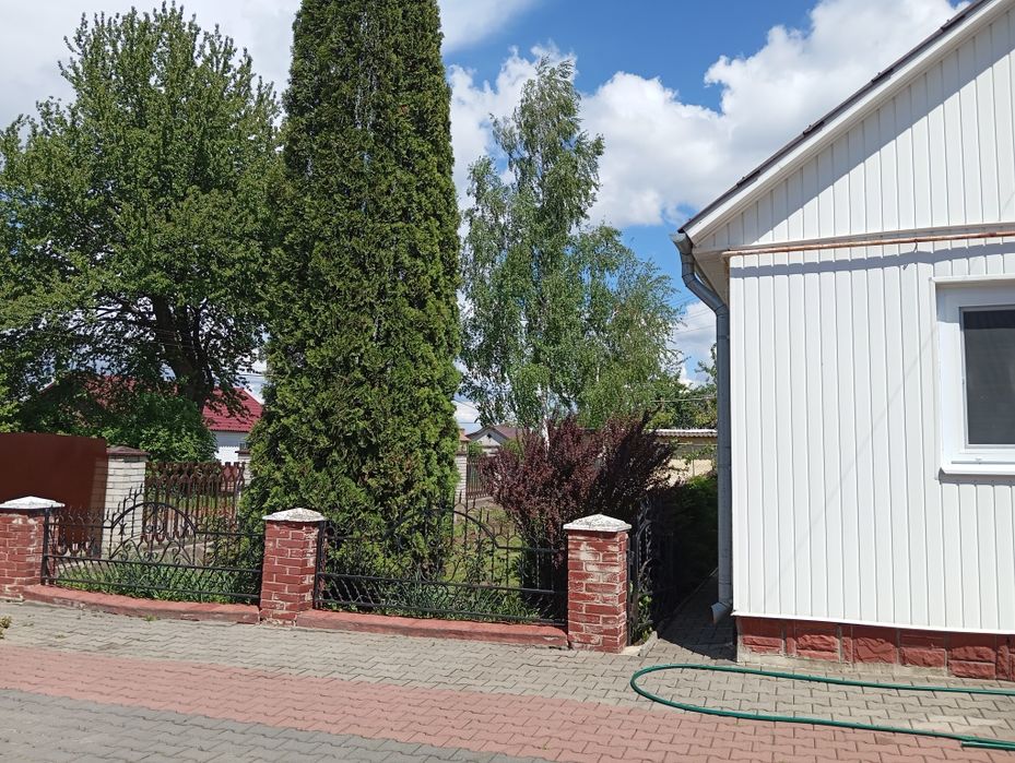 Продам будинок 3 гаражами,в 12 км.від м.Горохів!Або обмін!