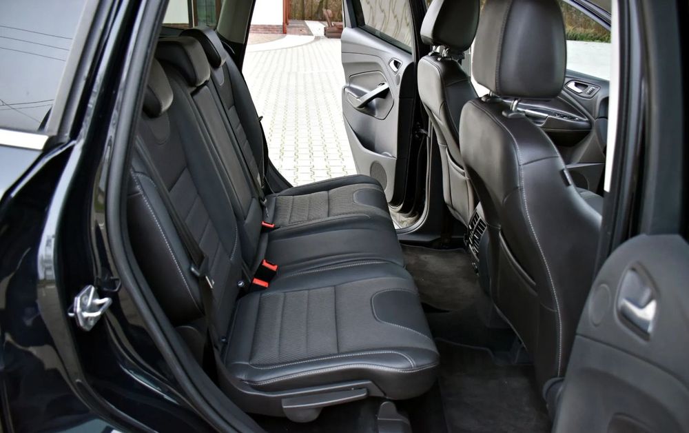 Ford Kuga 2013 року