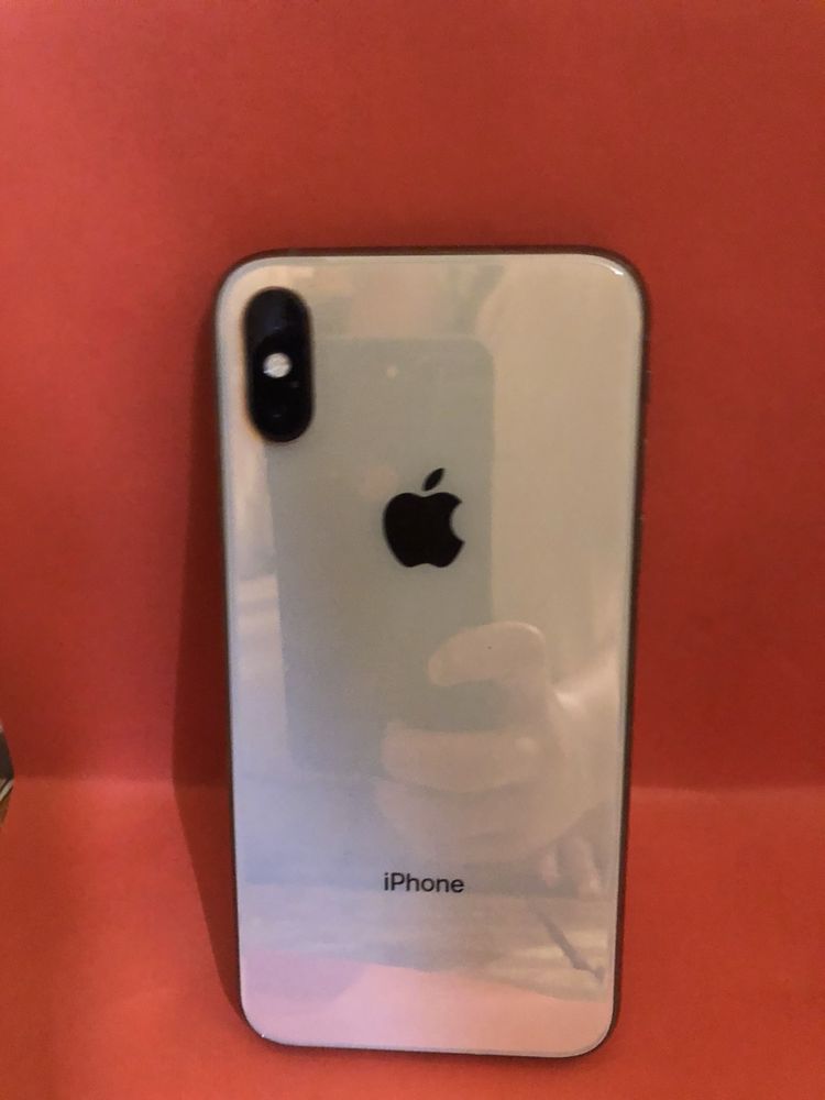 Продаю Iphon xs б/у