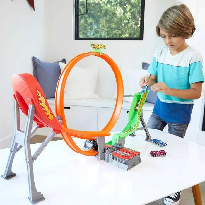 Трек Хот Вилс Безумный форсаж с 5 машинками Hot Wheels FCF18