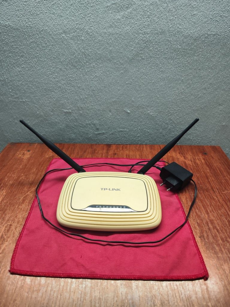 WiFi роутер TP-Link 30 Mbps, в хорошем состоянии