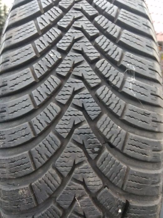Opony zimowe 195/65R15