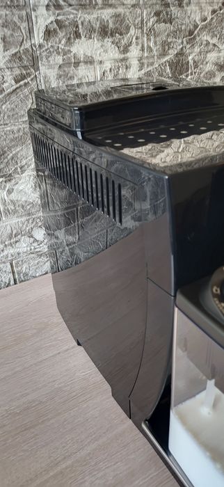 Кавомашина/кавоварка Delonghi Cappuccino, ecam 23.460