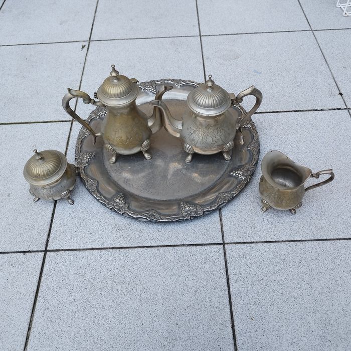 Serviço de chá prateado antigo