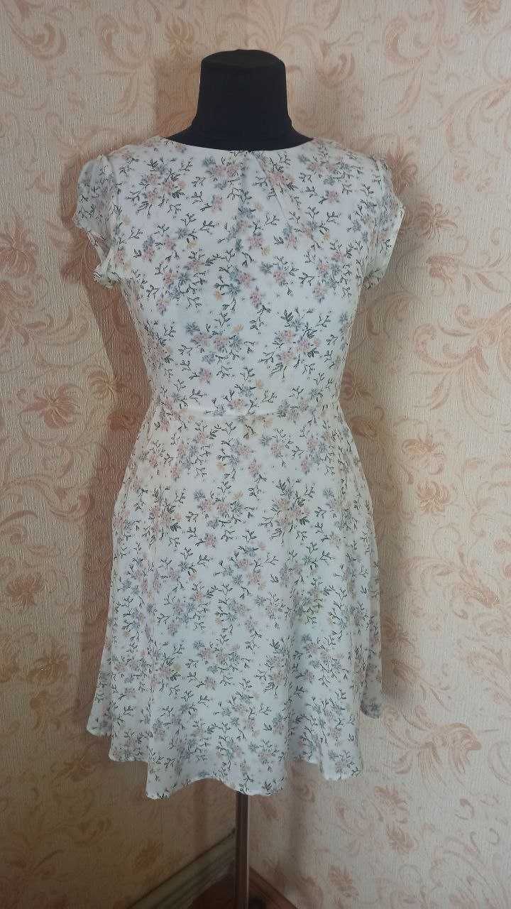 Літнє плаття   Літня сукня  розмір 44-46