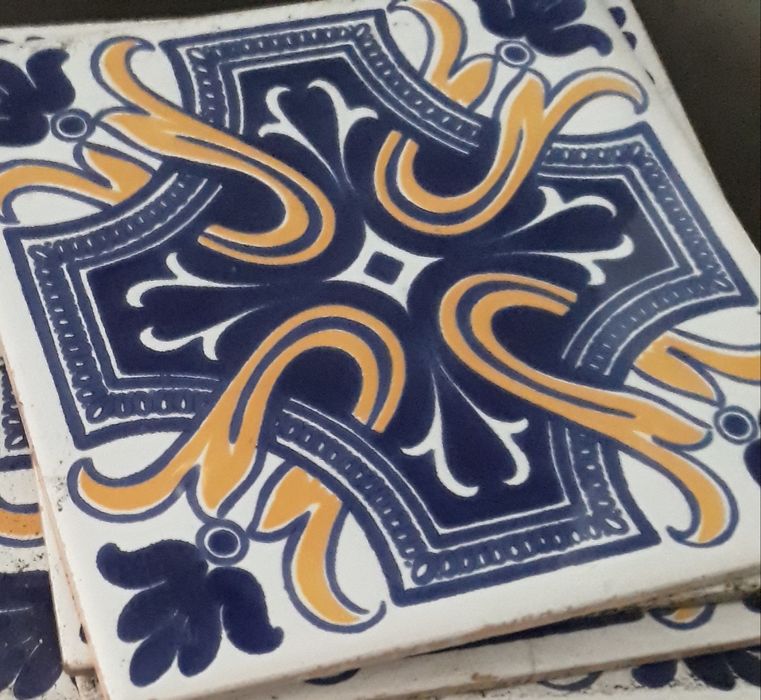 Azulejos, com medida 15cm×15cm (novos)