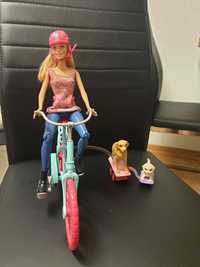 Barbie na rowerze z dwoma pieskami