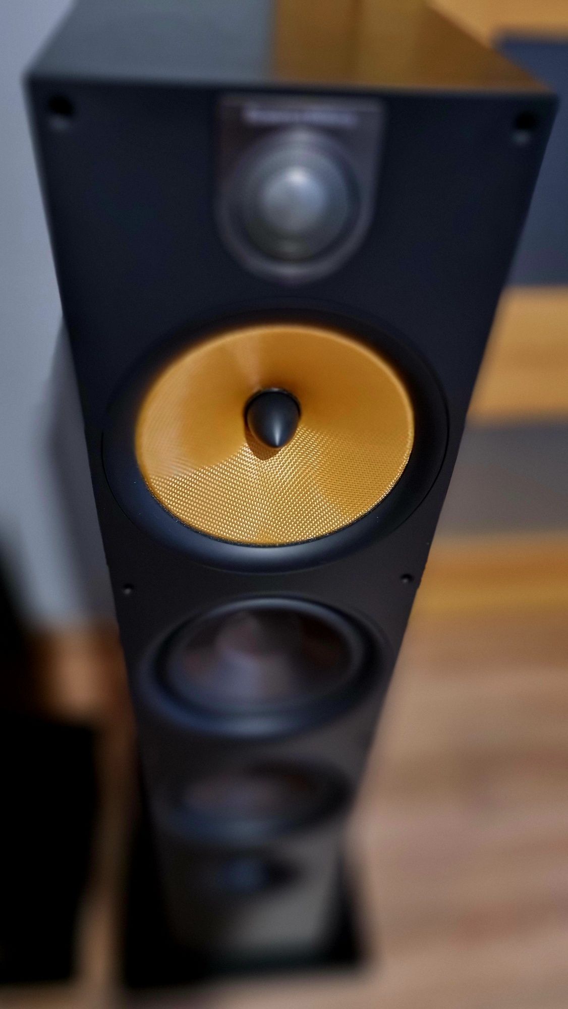 Kolumny Bowers & Wilkins 683 S2