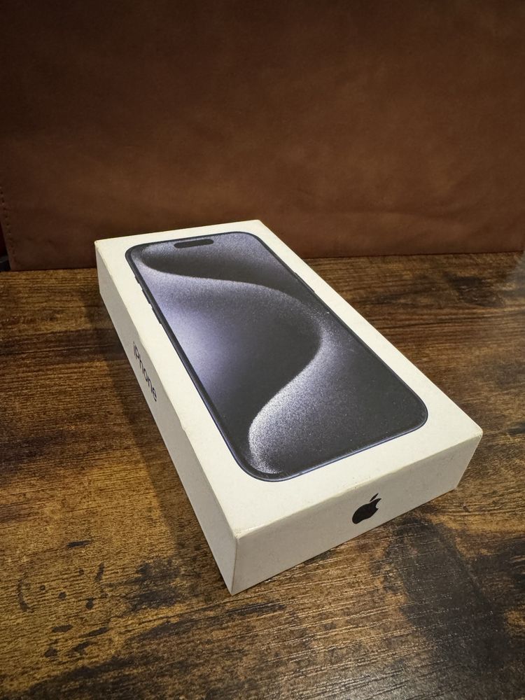 Iphone 15 Pro azul com 256GB
