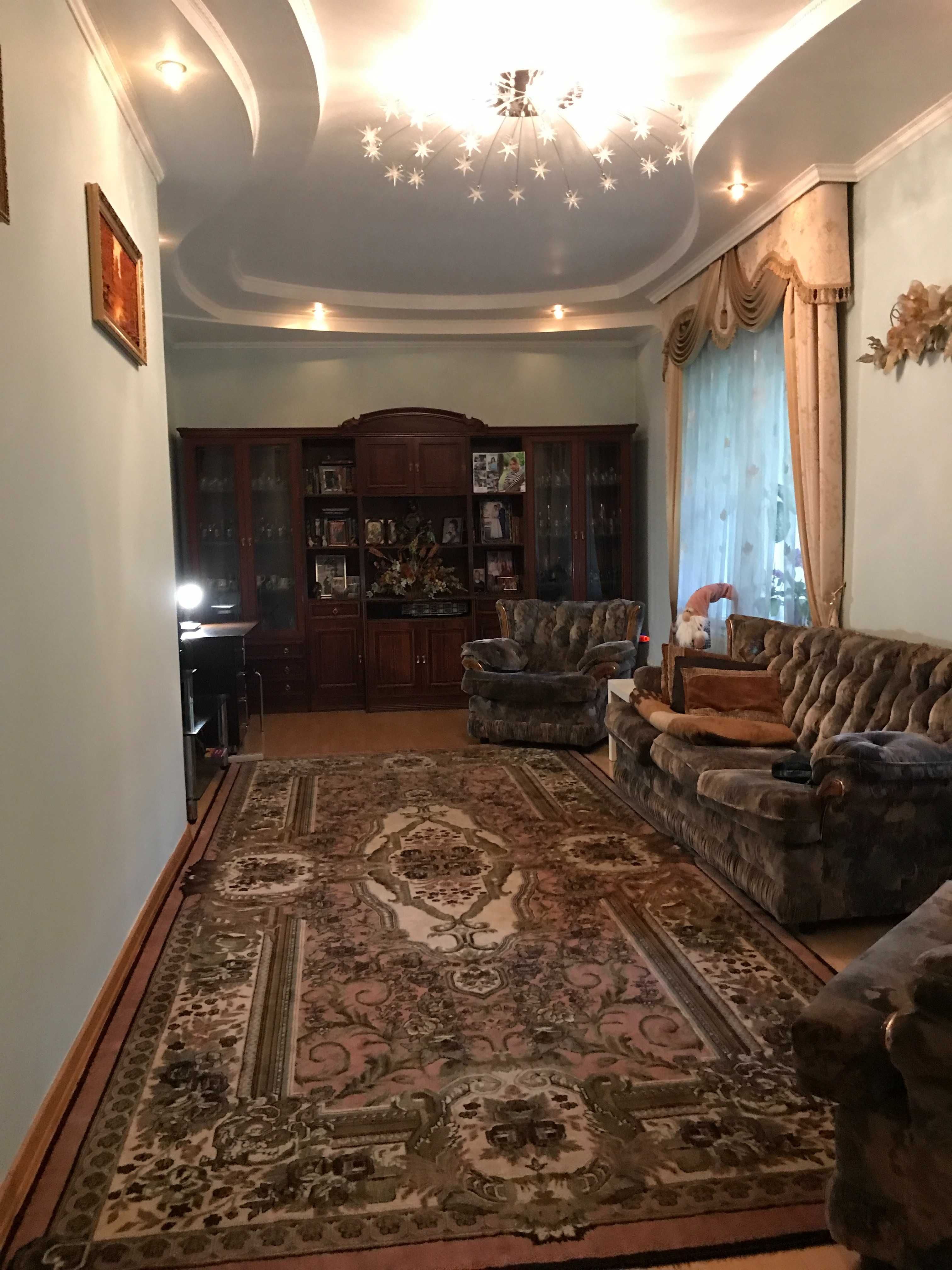 Будинок в Рівне на Вишиванки 6 (Грабник)