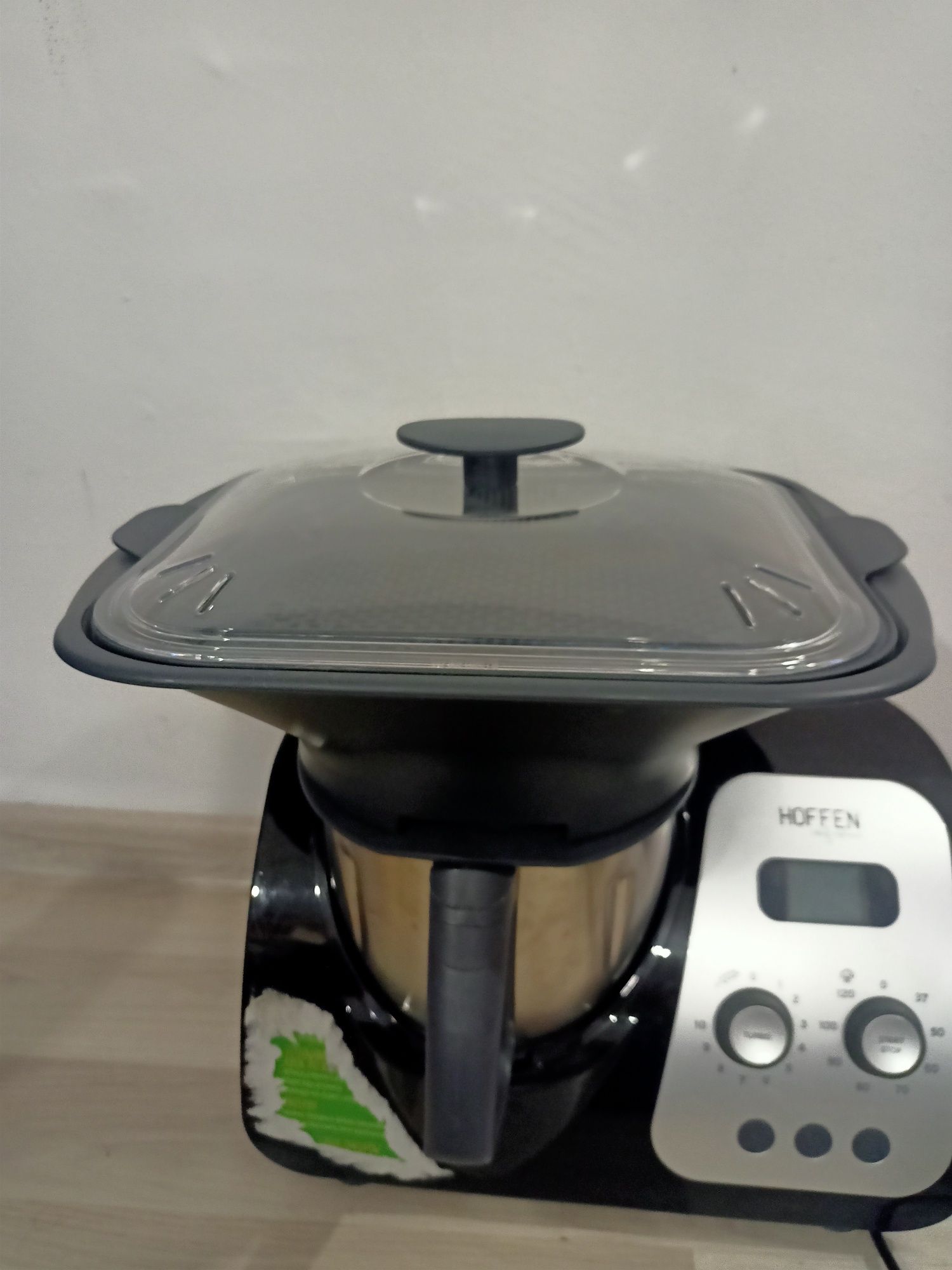 Robot wielofunkcyjny HOFFEN