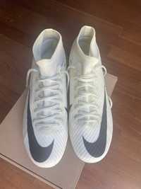 Pitons Nike Superfly