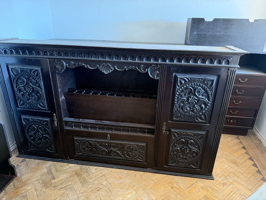 Oferta - 2 Armarios de sala  / madeira macica