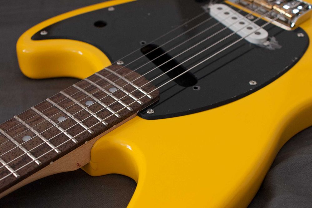 Squier FSR Mustang + Upgrades + Seymour Duncan Custom Flat Strat SSL-6