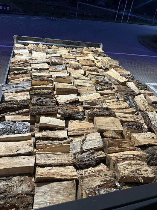 UKŁADANE SUCHE DREWNO opałowe kominkowe